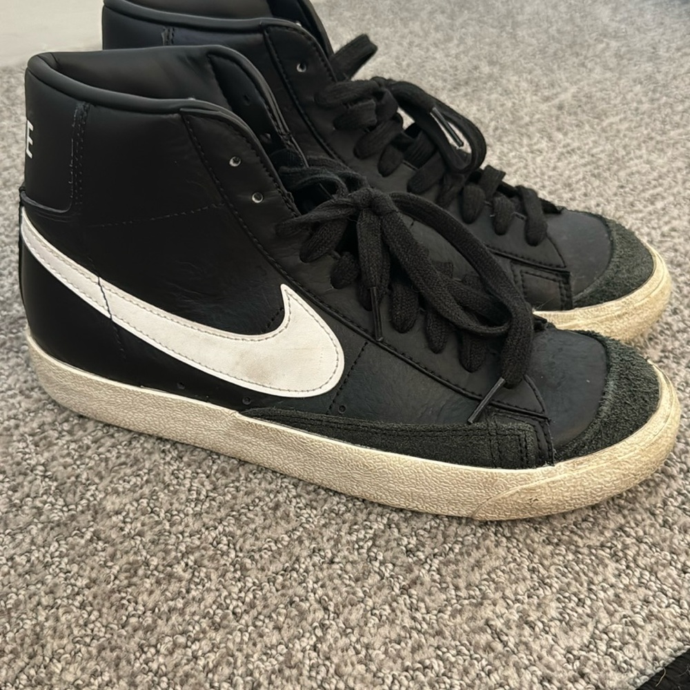 Nike Women's Black and White High-Top Sneakers